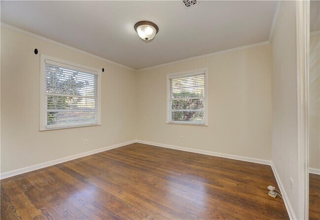 Building Photo - 465 Windsor Parkway