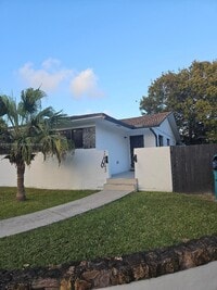 Building Photo - 20543 SW 92 #20543 Cutler Bay, FL 33189