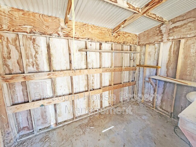 Building Photo - 3120 E Easy St