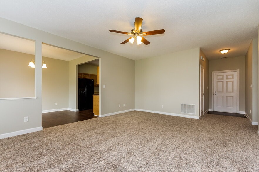 Building Photo - 9692 Stonewall Ln