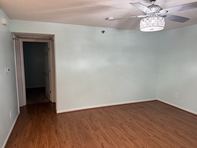 Building Photo - 6826 N Olive St