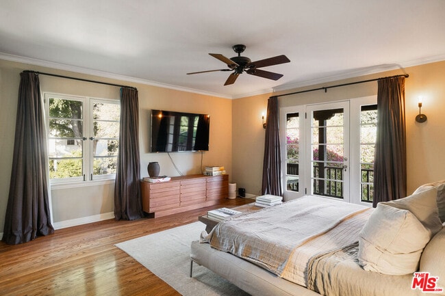 Building Photo - 1632 N Orange Grove Ave