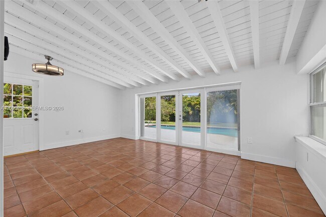 Building Photo - 12935 SW 81st Ave