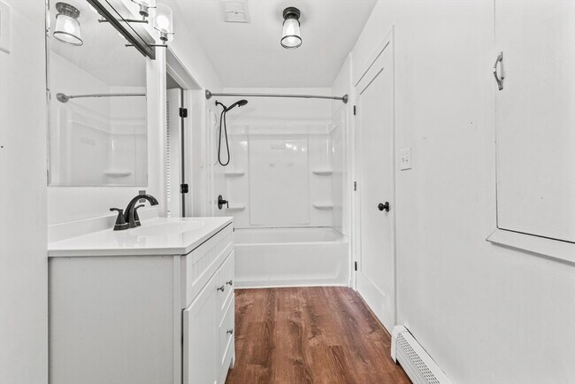 Building Photo - 1142 Washington St