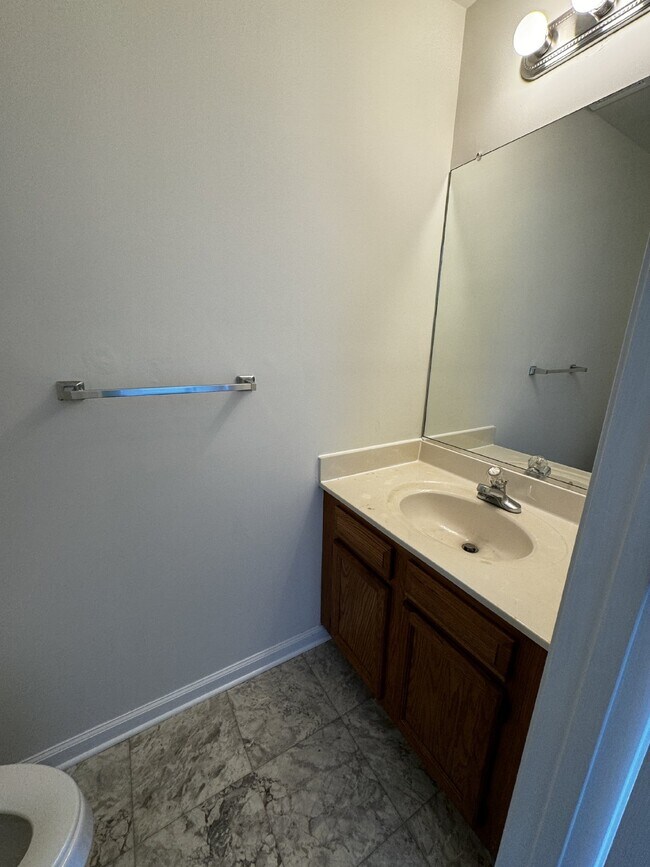 Building Photo - Charming 4 Bed, 2.5 Bath Home in Frederick...