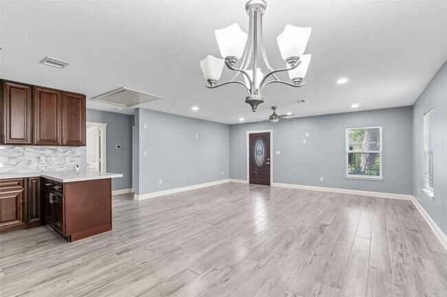 Building Photo - 3853 Rosedale St