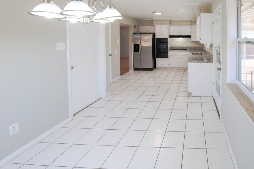 Building Photo - 1419 Drayton Ave