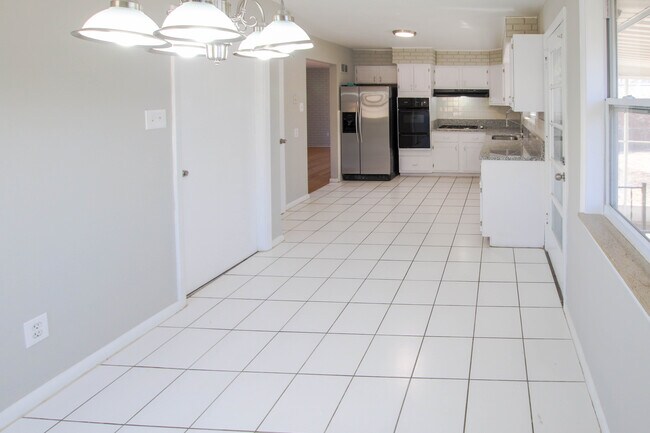 Building Photo - 1419 Drayton Ave