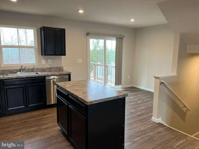 Building Photo - 2862 Farzi Cir