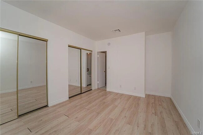 Building Photo - 14560 Clark St