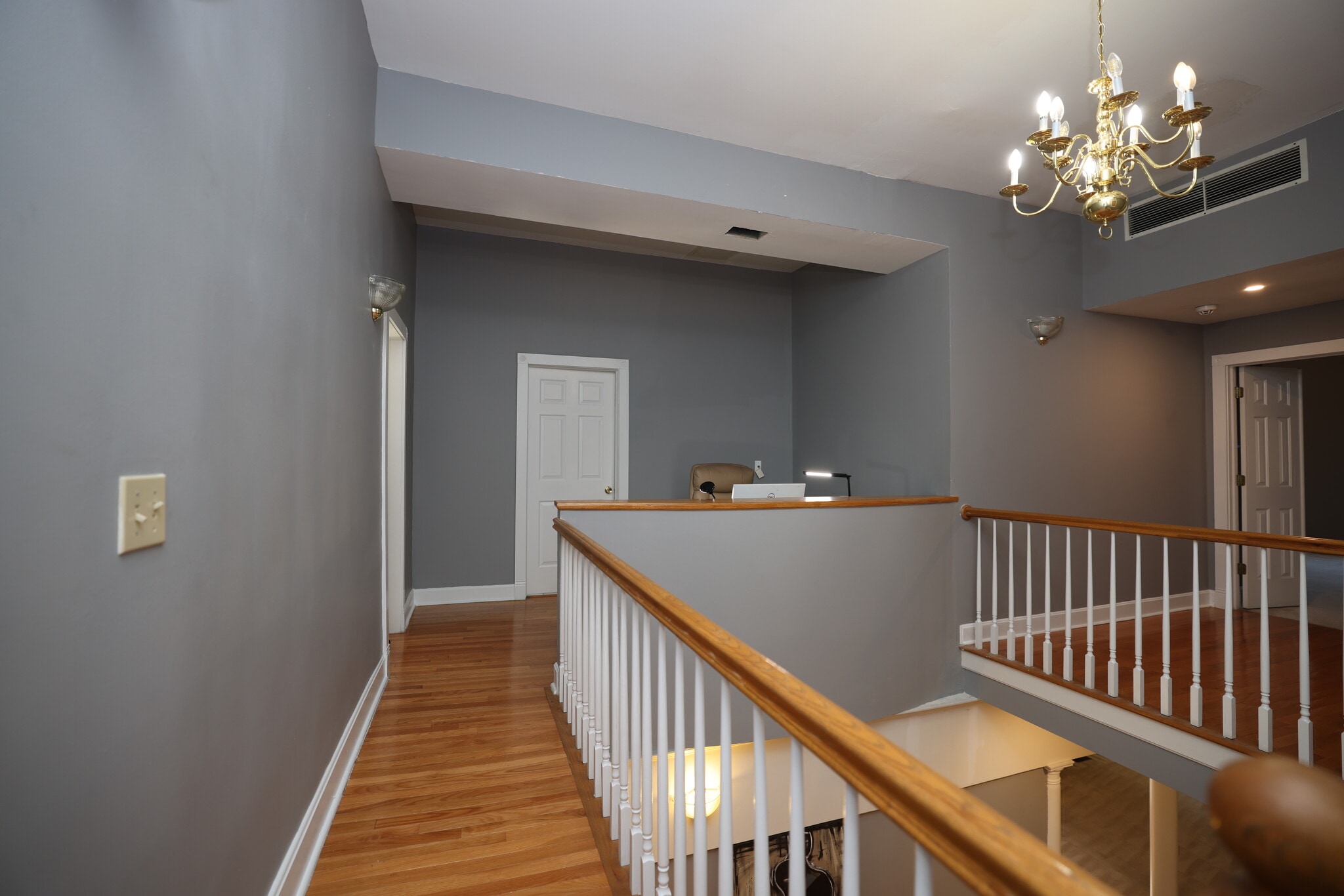 Second Floor - 852 Lincoln Ave