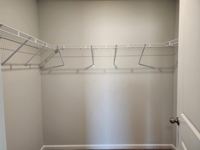 Building Photo - 1015 Course Ln