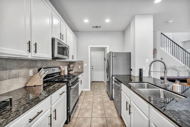 Building Photo - 411 W St Elmo Rd