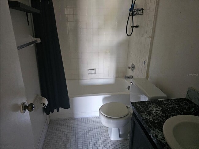 Building Photo - 569 Hunter Cir