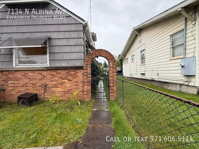 Building Photo - 7134 N Albina Ave