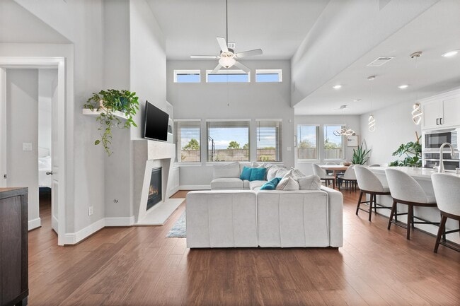 Primary Photo - 4050 Shackleton Ct