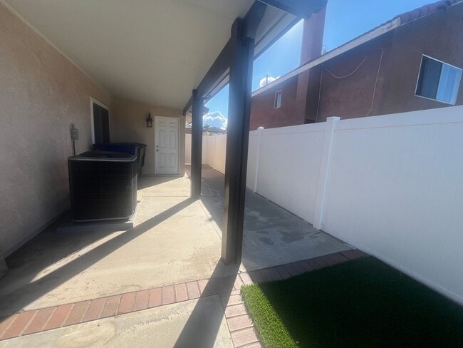 Building Photo - Beautiful upgraded 3 bedroom home in Orangecrest!