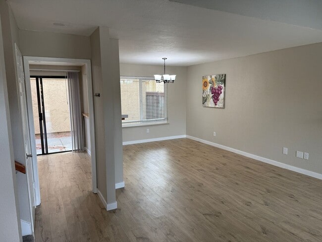 Building Photo - Updated 3 Bedroom 2.5 Bath 2 Story Condo Fairfield *Star Rentals