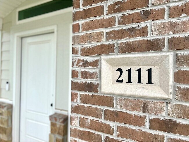 Building Photo - 2111 Periwinkle Pl
