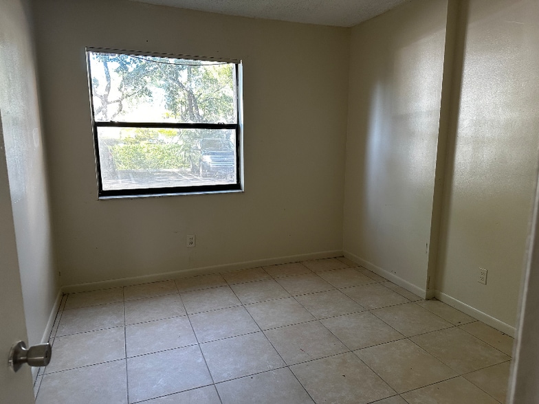 Building Photo - 3527 NW 114th Terrace