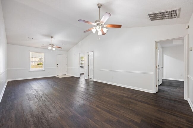 Building Photo - 638 Goodale Ln