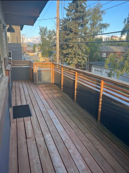Deck with a view of the mountains - 1019 N St
