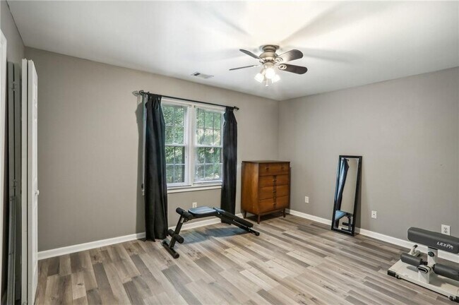 Building Photo - 2883 Wynfair Dr