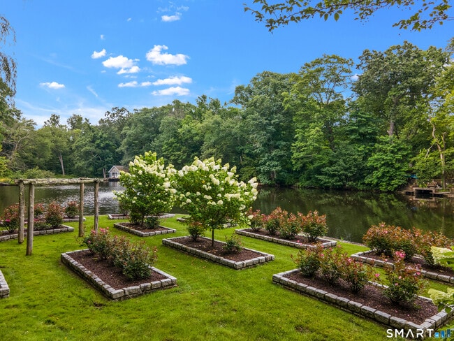 Building Photo - 369 Ethan Allen Hwy