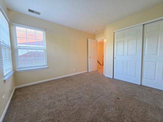 Building Photo - 3045 Kentshire Cir