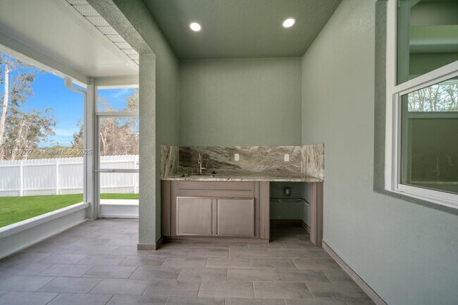 Building Photo - 4205 Nora Ave S