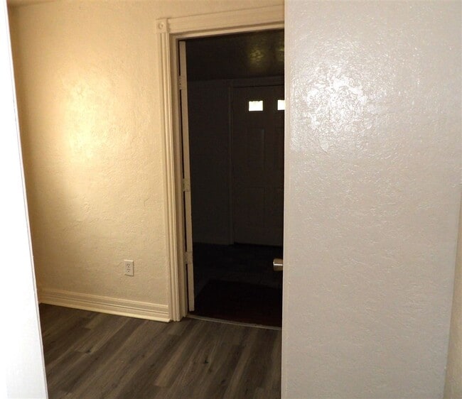 Building Photo - 2803 NW 17th St