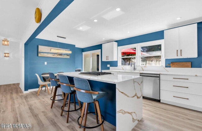 Building Photo - 70 Avery Ave