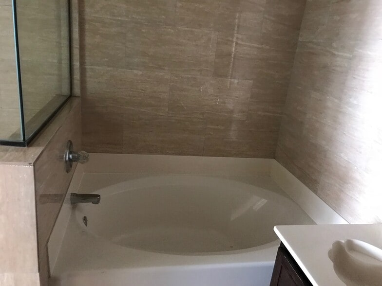 Building Photo - 713 Cooper Ln