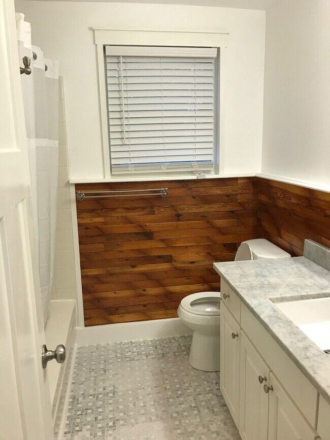 Building Photo - 117W-117 Wentworth Street