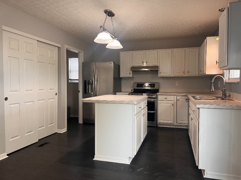 Building Photo - 712 Cape Henry Dr