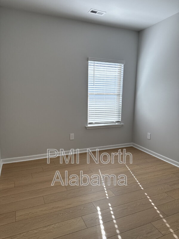 Building Photo - 15733 Ruthie Lynn Dr