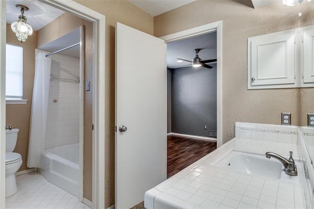 Building Photo - 7706 El Pensador Dr