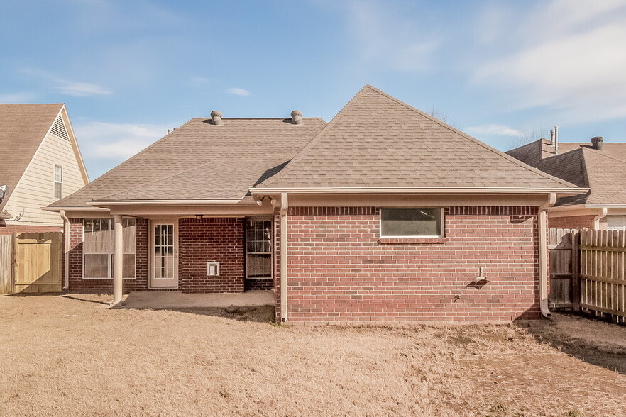Building Photo - 3135 Quartz Dr