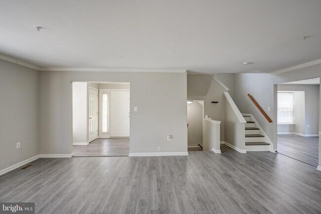 Building Photo - 4624 Kings Mill Way
