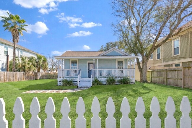 Building Photo - 5801 Avenue S 1/2