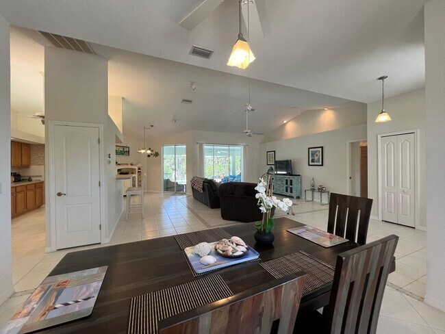 Building Photo - FURNISHED SHORT TERM RENTAL - 3 Bed / 2 Bath - Single Family Pool Home - $5,000/month ** Heated S...