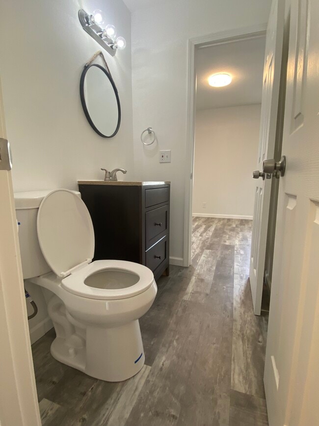 Building Photo - 6617 Azalea Dr