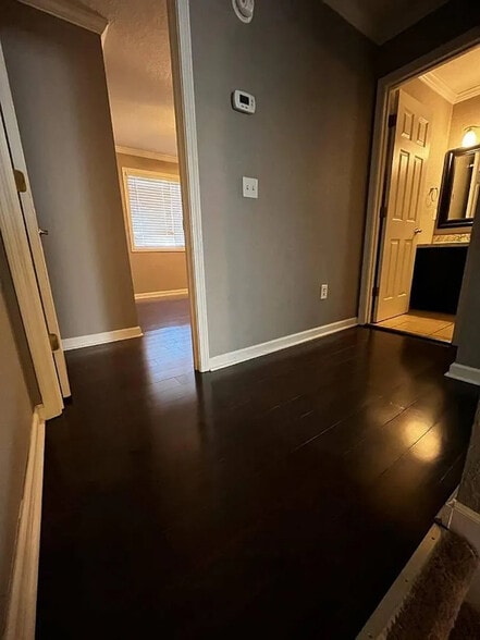 Building Photo - 2845 Jersey Ave