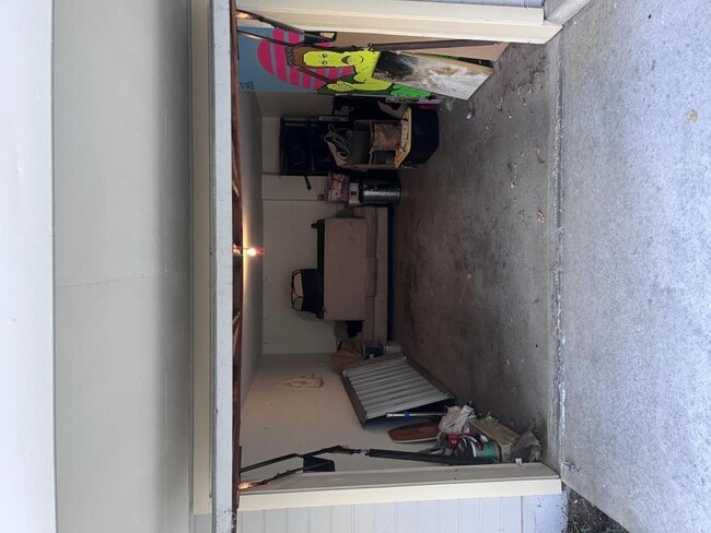 Building Photo - 325 Ladera St