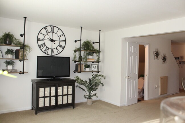 Building Photo - 1107 Fords Pointe Cir