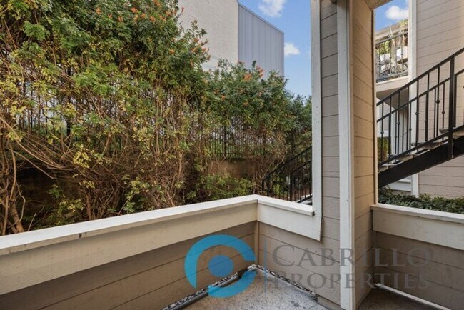 Building Photo - 3525 Grove St