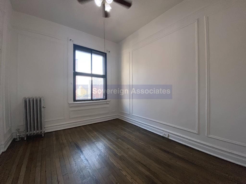 Building Photo - 45 Tiemann Pl