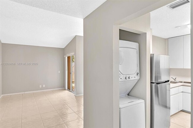 Building Photo - 1439 Springside Dr