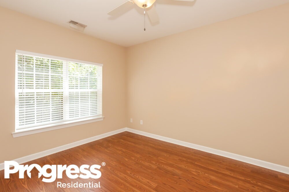 Building Photo - 2885 Island Point Dr NW