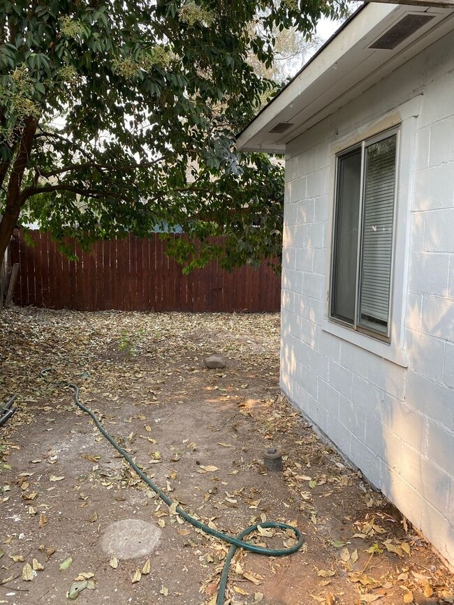 Building Photo - Cute Updated Home Near Shopping and Downtown Chico